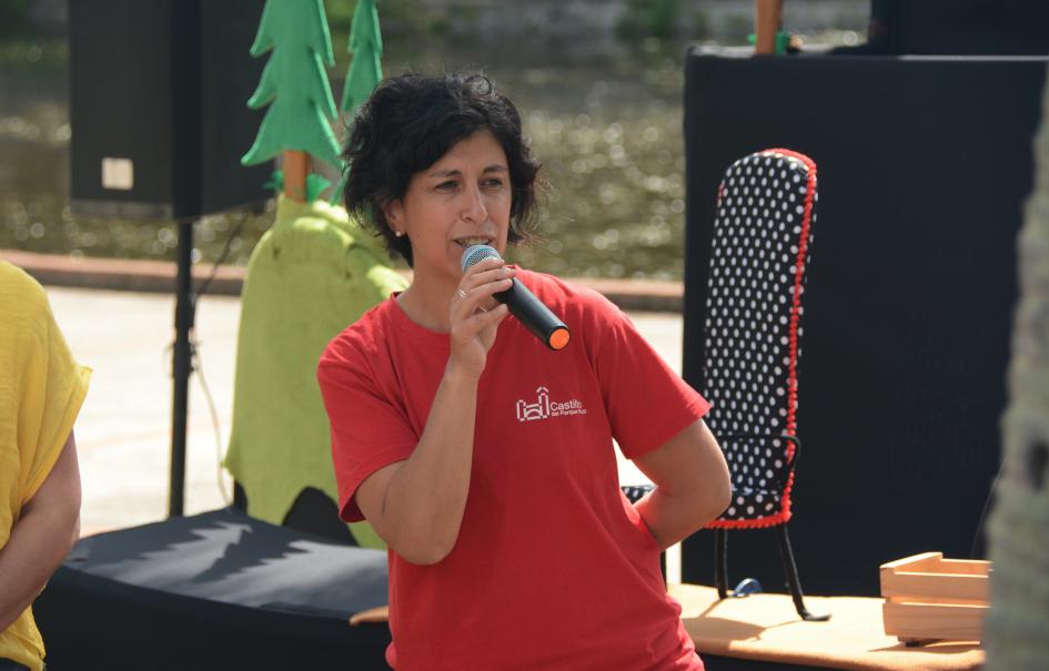 Representante del Castillo del Parque Rodó hablando