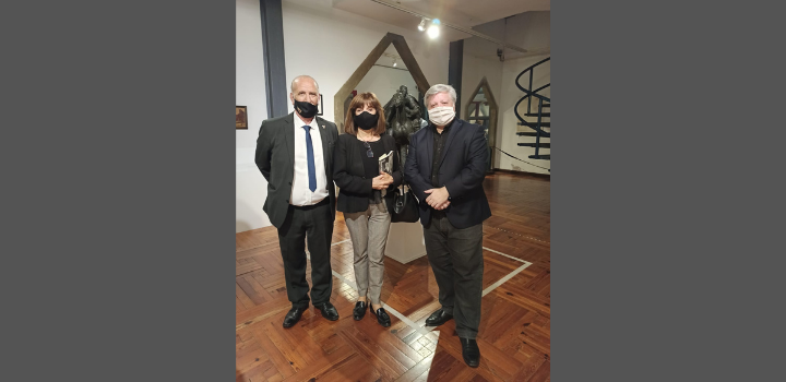 Juan Alberto Belloni, Dra. Ana Ribeiro y el director del MNAV, Enrique Aguerre