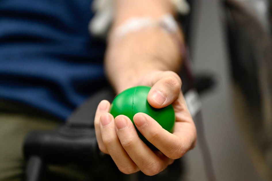 Este Club genera pertenencia institucional y fomenta la práctica solidaria. Persona a la que le extraen sangre