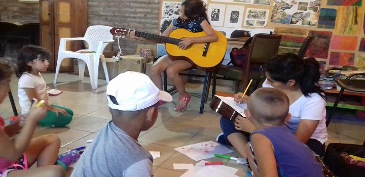 Clase de Guitarra en Espacio MEC Este Verano en Espacios MEC