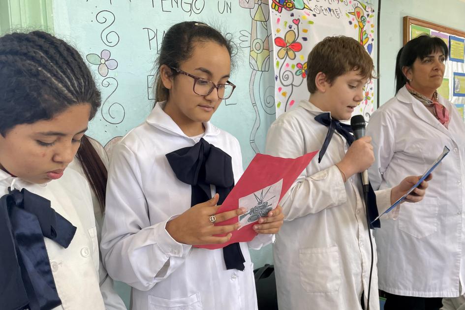 Alumnos de 6.° año interpretaron “Una furtiva lágrima” de la ópera L´Elisir D´Amore Niños cantando una canción