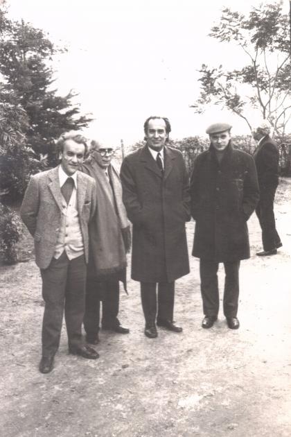 Prof. Juan E. Pivel Devoto junto a Fernando Oliú, Wilson Ferreira Aldunate y Ulises Pivel Devoto. Fotografía Prof. Juan E. Pivel Devoto