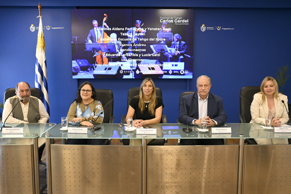 Autoridades en el lanzamiento del Festival de Tango Carlos Gardel
