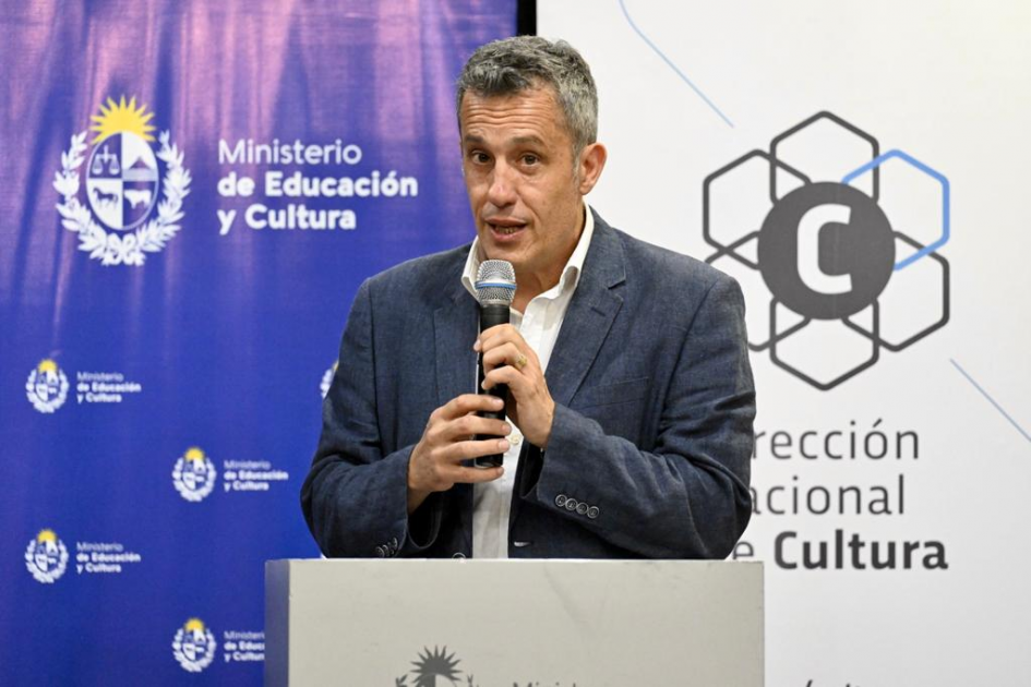 Intendente de Lavalleja, Mario García. Intendente de Lavalleja, Mario García.