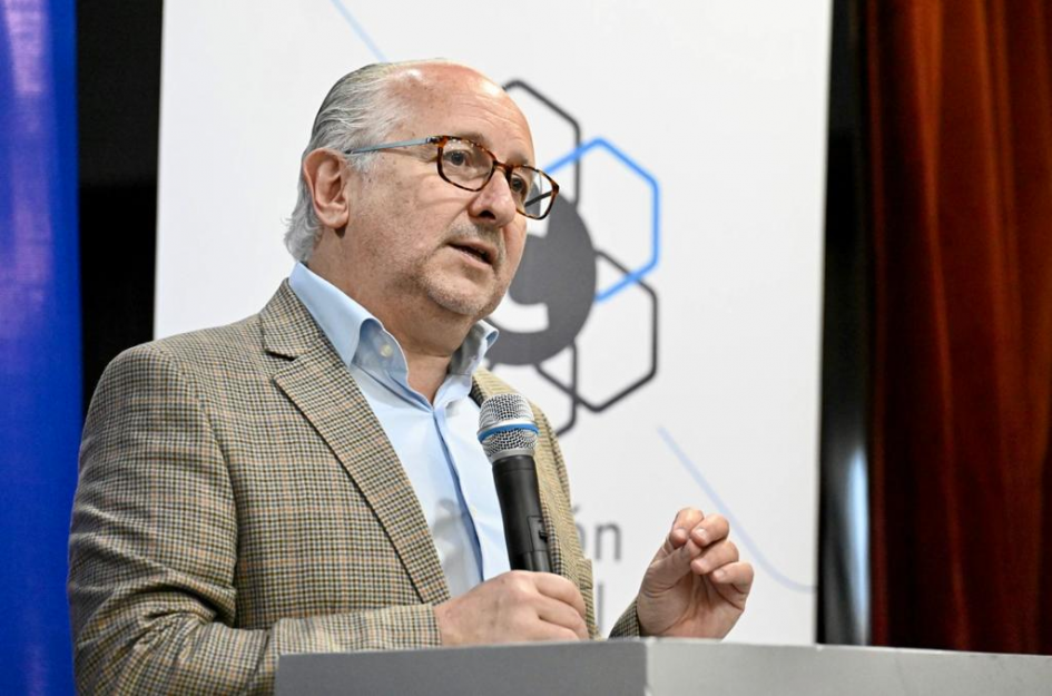 El ministro Pablo da Silveira durante su discurso en el acto declaratorio. 