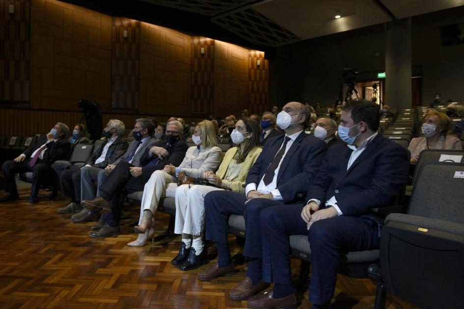 Personas en sala