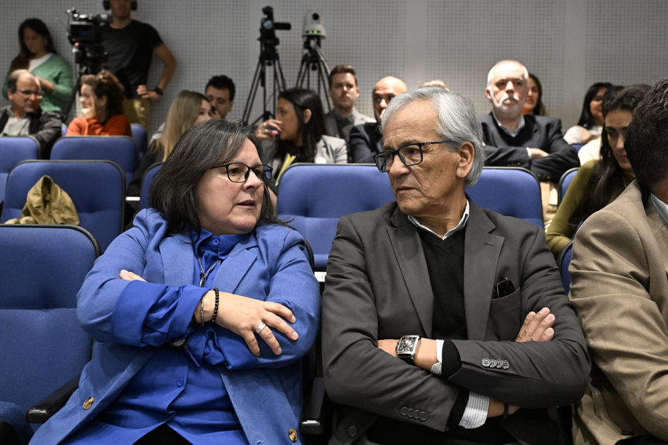 Ministra (i) Gabriela Verde junto con el Ministro de Trabajo, Juan Castillo