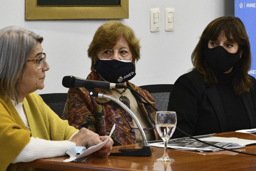 La actividad contó con la ponencia de expertos nacionales y extranjeros autoridades en la mesa