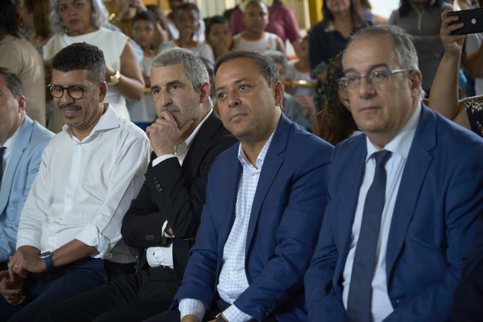 Ministro Mahía desarrolla una intensa agenda en el marco de la Semana de Uruguay en Río Autoridades en primera fila