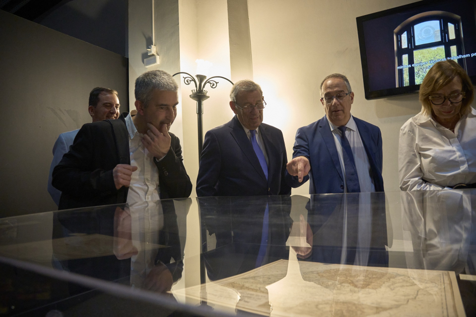 Ministro Mahía desarrolla una intensa agenda en el marco de la Semana de Uruguay en Río Ministro junto a autoridades recorriendo exposición