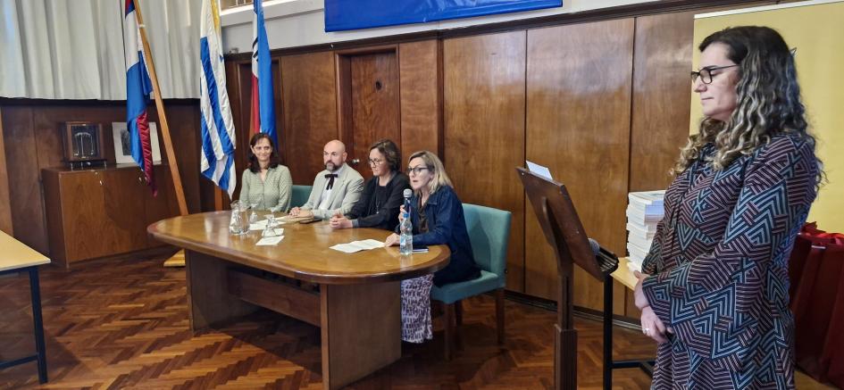 Autoridades de ANEP y del Instituto en la ceremonia de cierre de la Semana de la Ciencia Autoridades de ANEP y del Instituto en la ceremonia de cierre de la Semana de la Ciencia