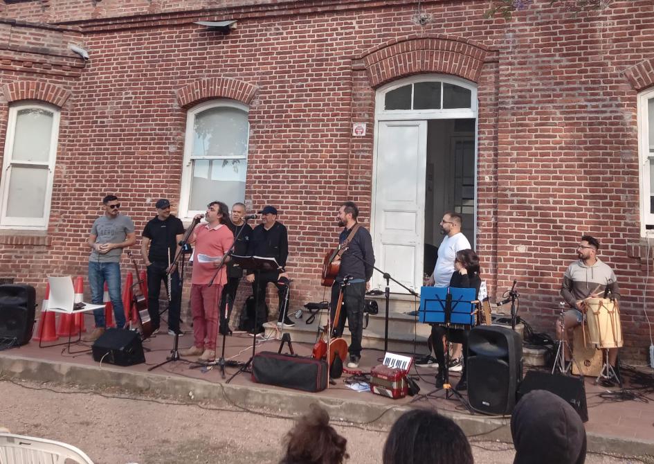 Homenaje a Darnauchans en Usina Cultural Peñarol