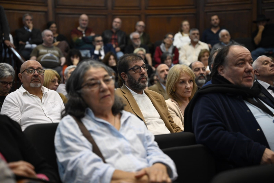 Vicepresidenta de la República, Carolina Cosse y público presente