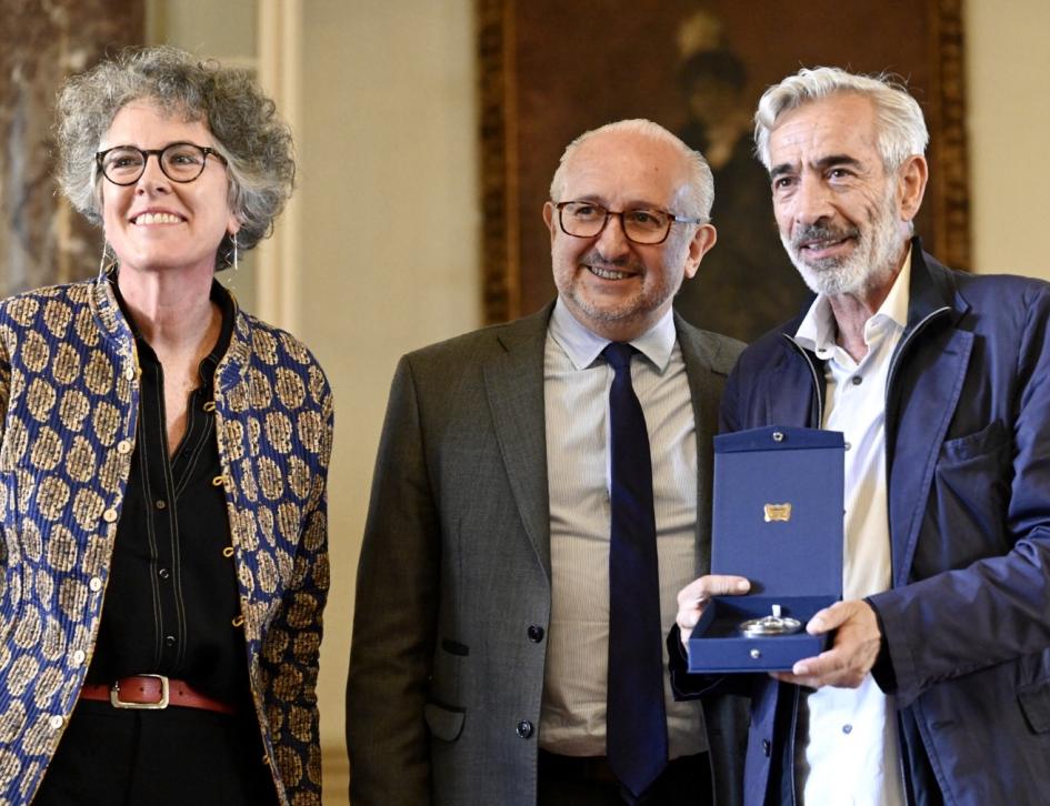 Mariana Wainstein, Pablo da Silveira e Imanol Arias.