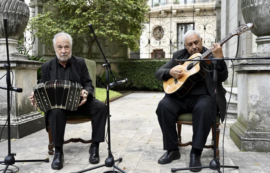 La celebración se hizo en el Palacio Taranco.