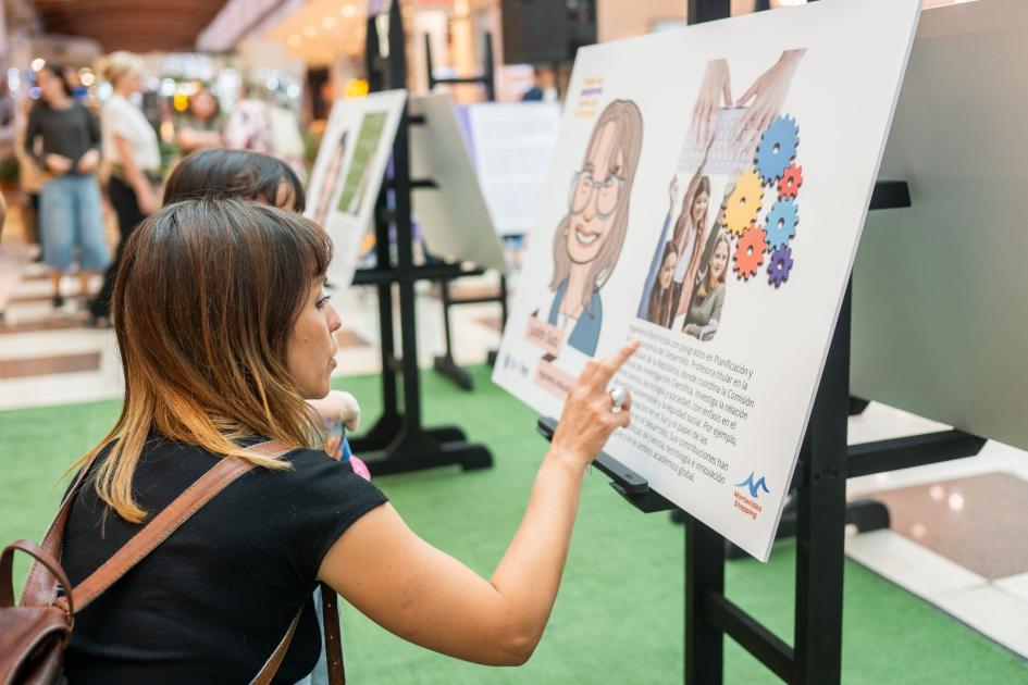 Muestra gráfica "Todas las mujeres, todas las ciencias" Muestra gráfica "Todas las mujeres, todas las ciencias"