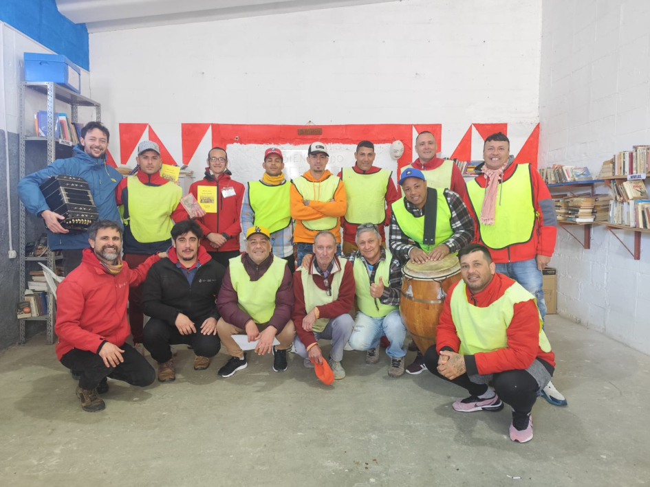 Participantes Personas mirando a la cámara