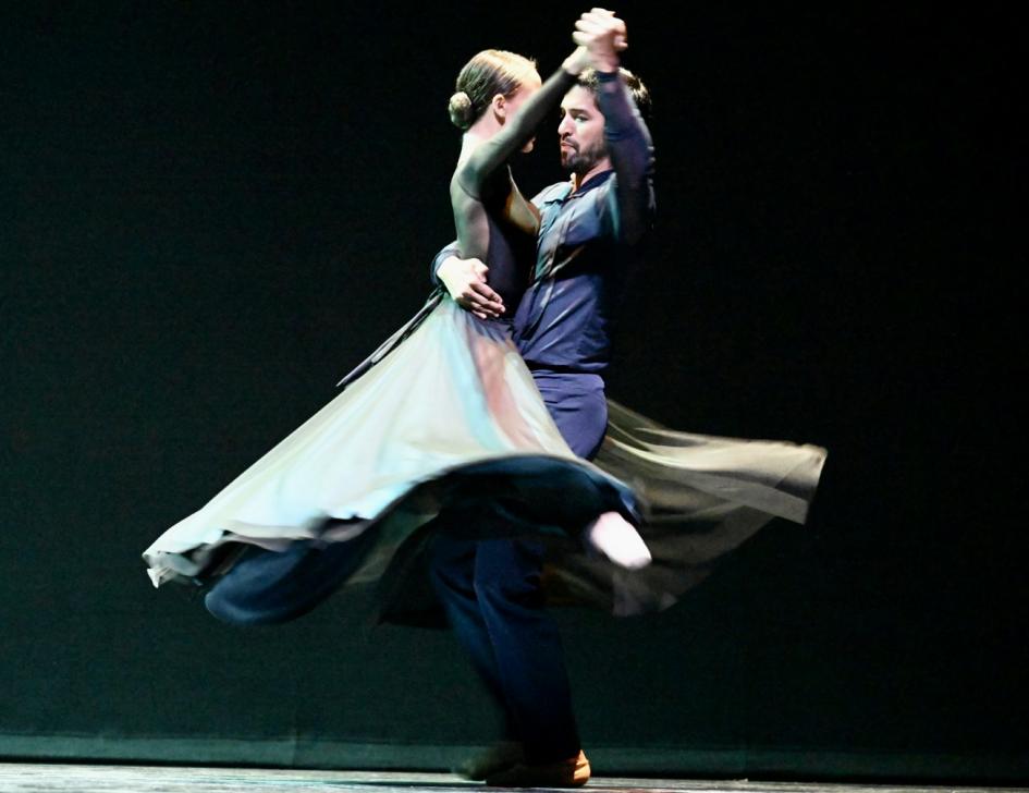 Intervención artística del Ballet Nacional del Sodre con un fragmento de "La Tregua".