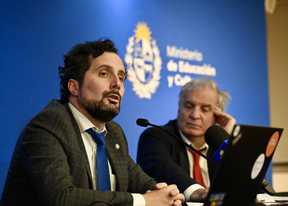 Informe de resultados del modelo de diagnóstico del analfabetismo en población privada de libertad Autoridades en conferencia.