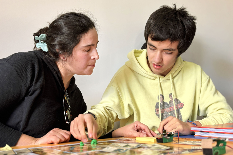 Ceibal y el MEC inauguraron un nuevo espacio Ceilab en el CECAP de Melo Estudiante y docente