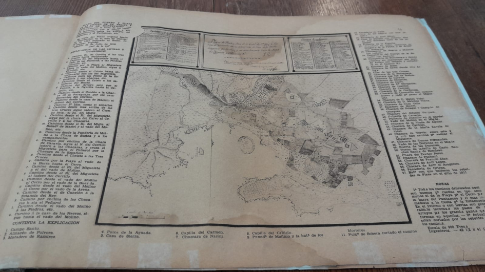 Plano de Montevideo y extramuros, libro de Carlos Travieso.