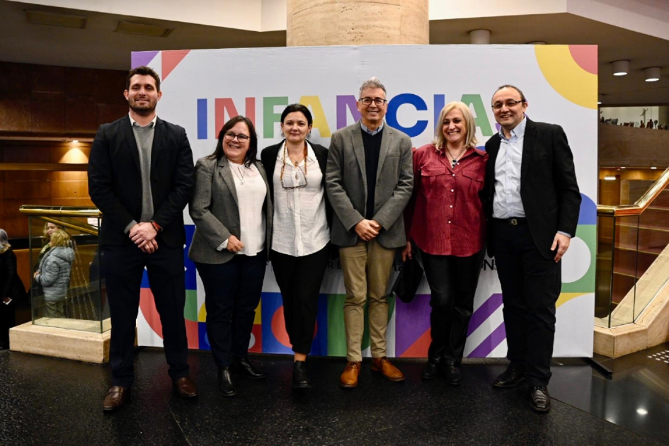 Autoridades de las instituciones que forman parte de la iniciativa. Autoridades posan para foto.