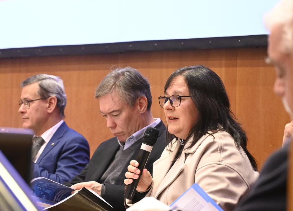 Gabriela Verde hablando.