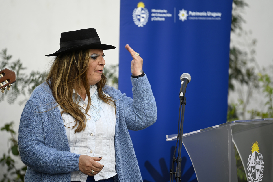 del grupo de payadores Mariela Acevedo, Leonardo Silva y Miguel Ángel Olivera. 