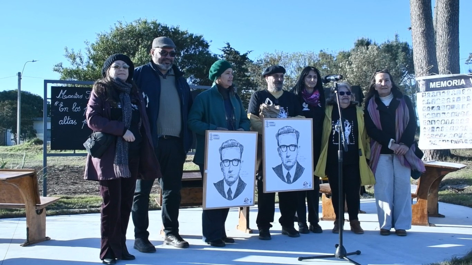 En Parque del Plata, Canelones, fue inaugurado un memorial en homenaje al maestro Julio Castro En Parque del Plata, Canelones, fue inaugurado un memorial en homenaje al maestro Julio Castro