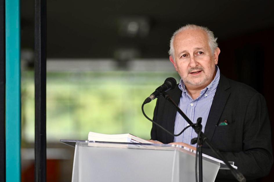 Ministro Pablo da Silveira. Ministro hablando.