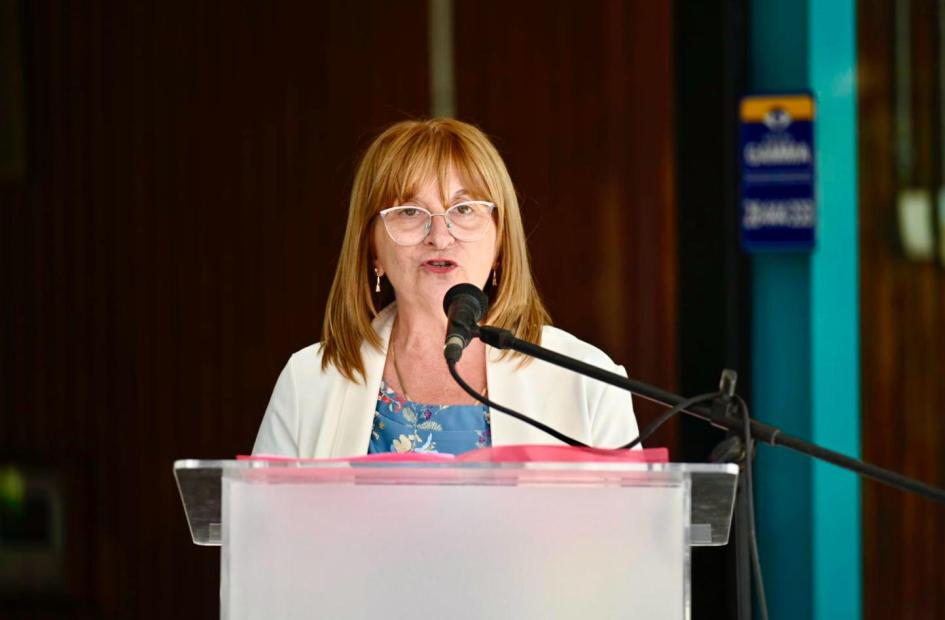 Directora del IPOLL, Silvia Sevrini. Directora del IPOLL Silvia Sevrini.