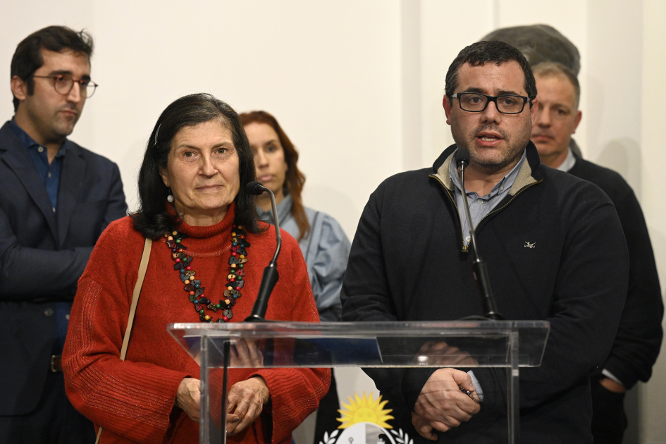 Personas hablando en público