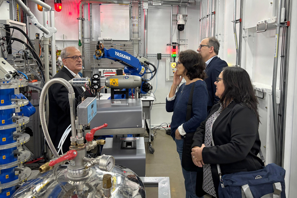 Presentación del Centro Binacional de Investigación e Innovación en Ciencias de la Vida en San Pablo Recorrida de las autoridades