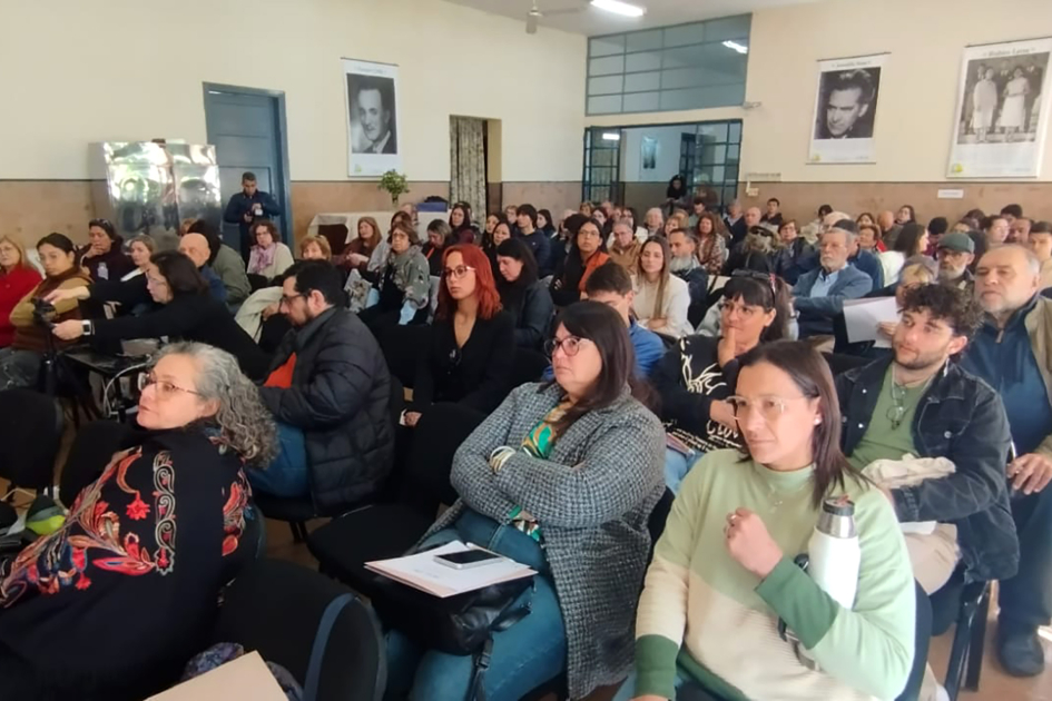 80 años de las Misiones Sociopedagógicas en Canelones. Plano general de la sala.