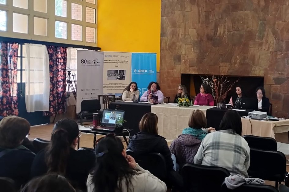 80 años de las Misiones Sociopedagógicas en Canelones. Plano general de la sala.