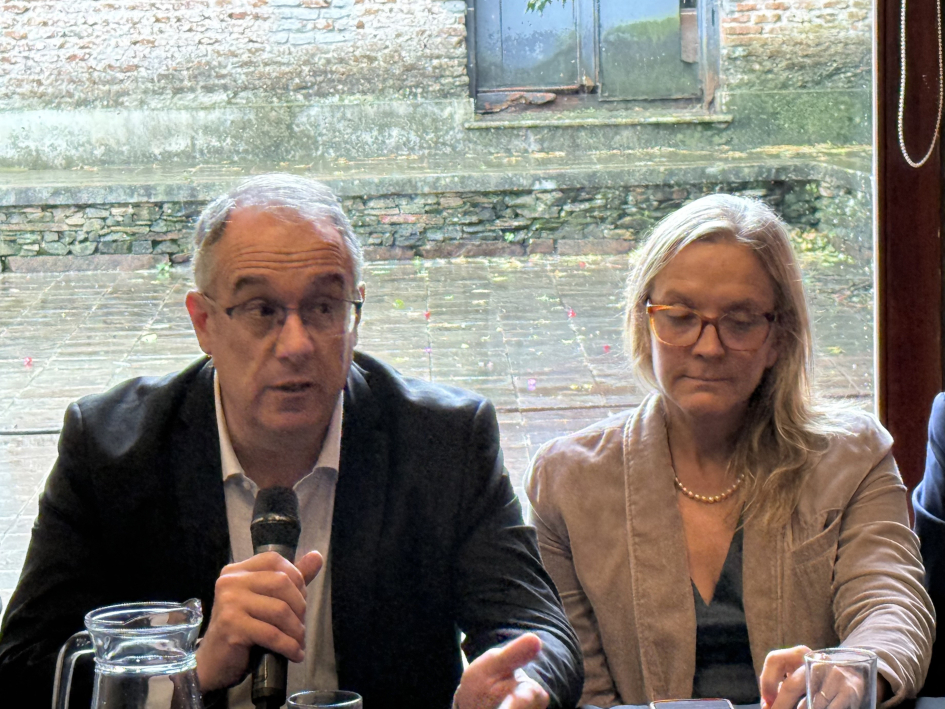 Ministro de Educación y Cultura, José Carlos Mahía, y presidenta del SECAN Erika Hofmann