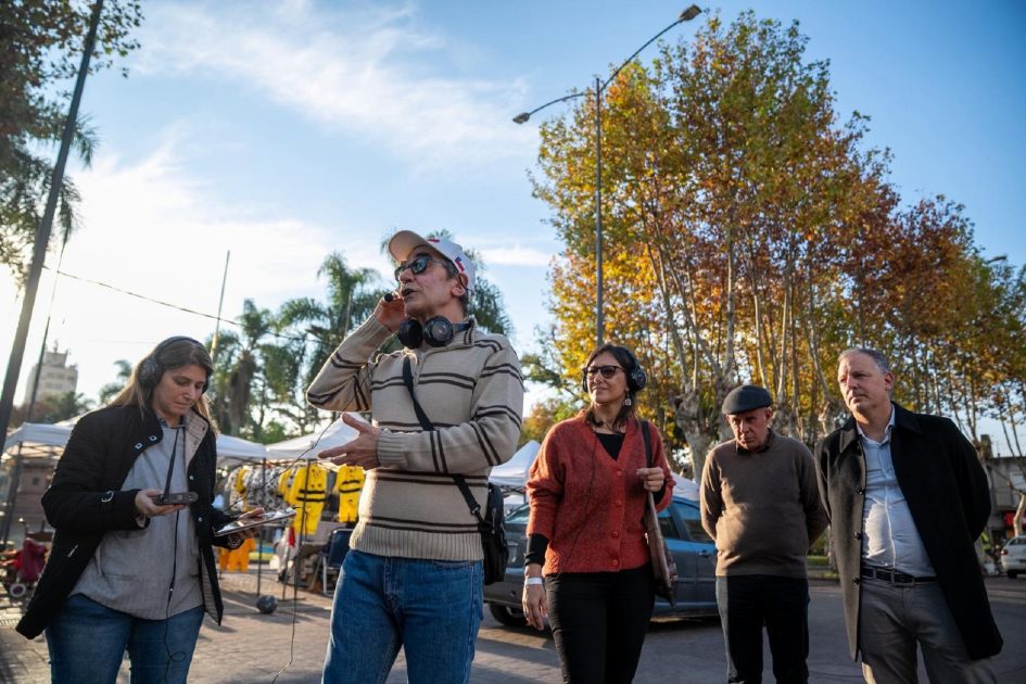 Quirici participó de la recorrida histórica guiada Plano general de personas en una recorrida guiada