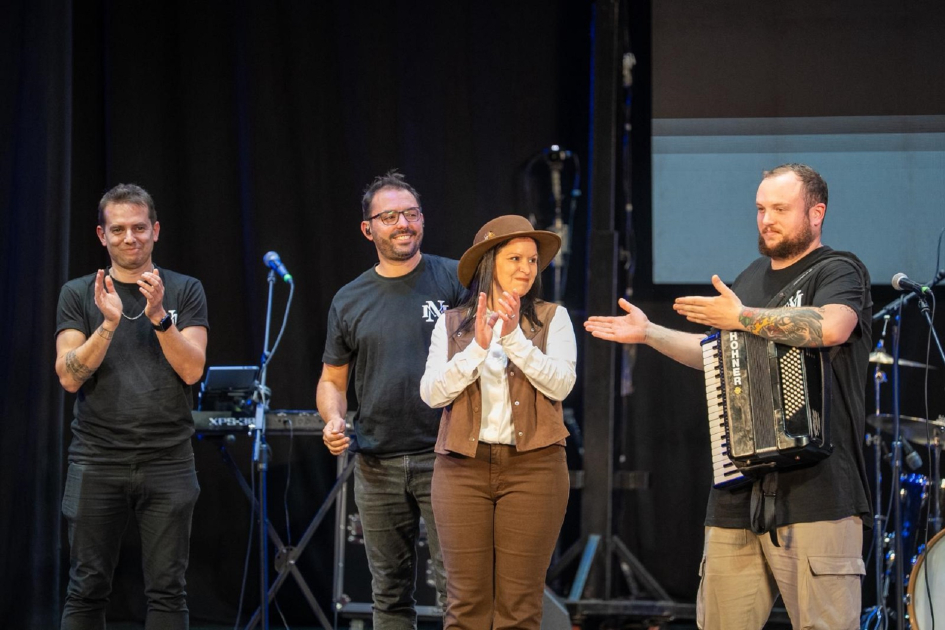 Durante el fin de semana se pudo disfrutar de espectáculos musicales Actuación en vivo de una banda de folklore