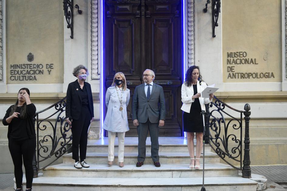 Autoridades en ceremonia de apertura