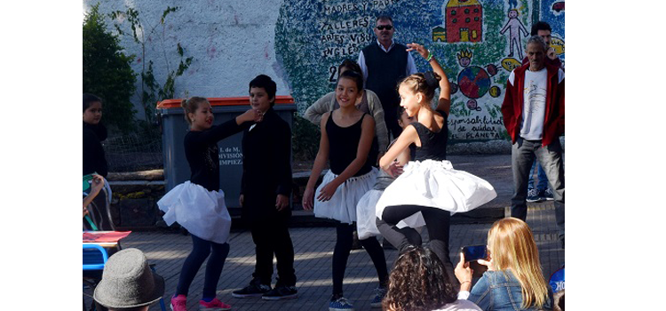 Niñas bailando con tutu de ballet