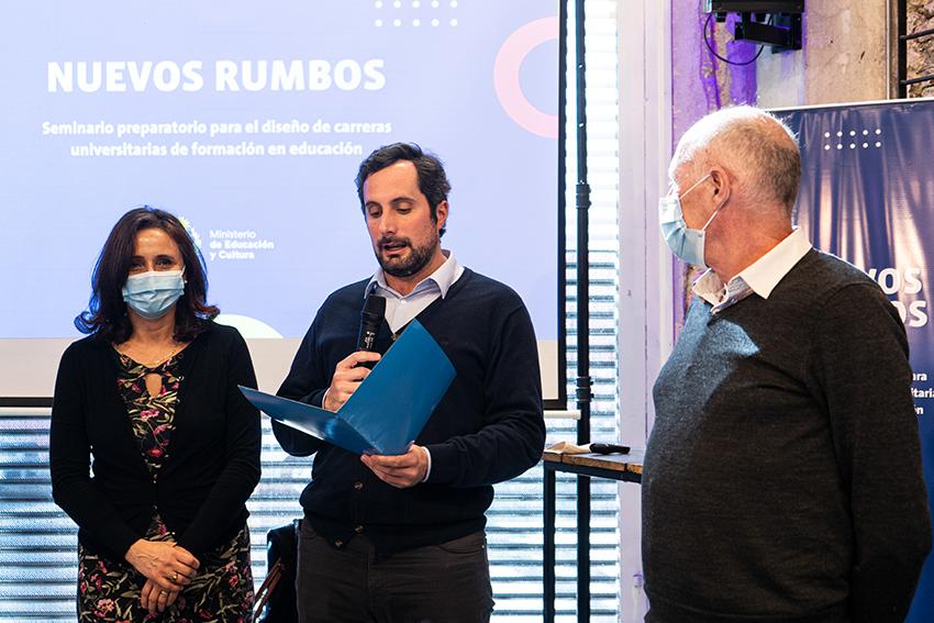 Presentación del tercer módulo del Seminario Nuevos Rumbos Personas presentando el tercer módulo