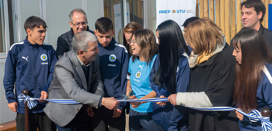 Inauguración del Bachillerato de Deporte en la localidad de Barros Blancos Inauguración del Bachillerato de Deporte en la localidad de Barros Blancos
