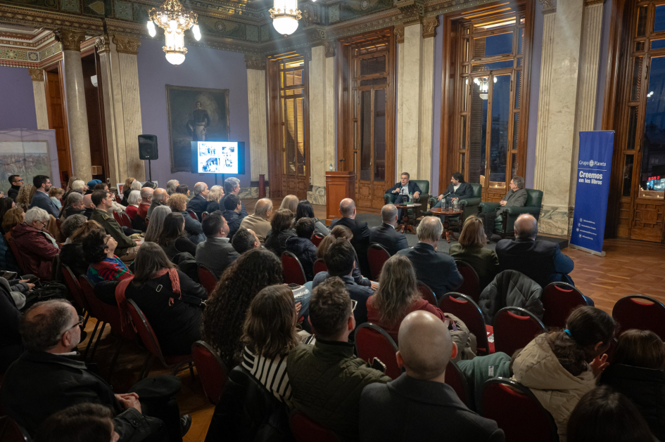 Presentación del libro «El Palacio de Mármol» en el Palacio Legislativo.