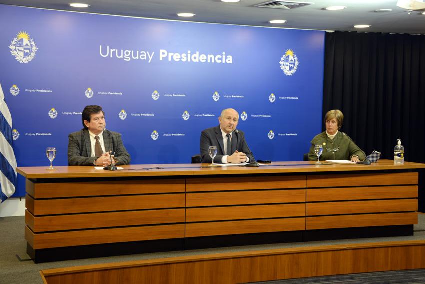 Autoridades en conferencia