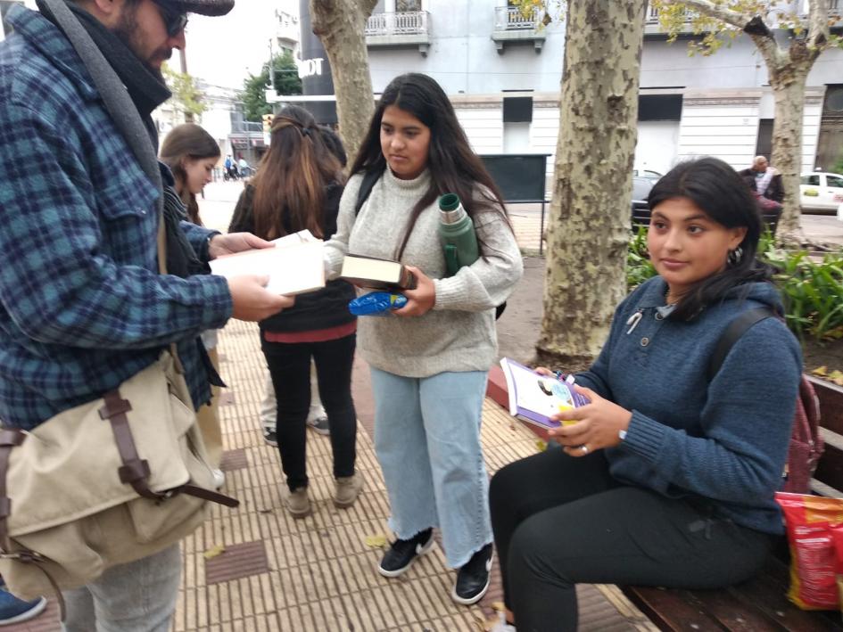 Celebración del Día del libro en Paysandú