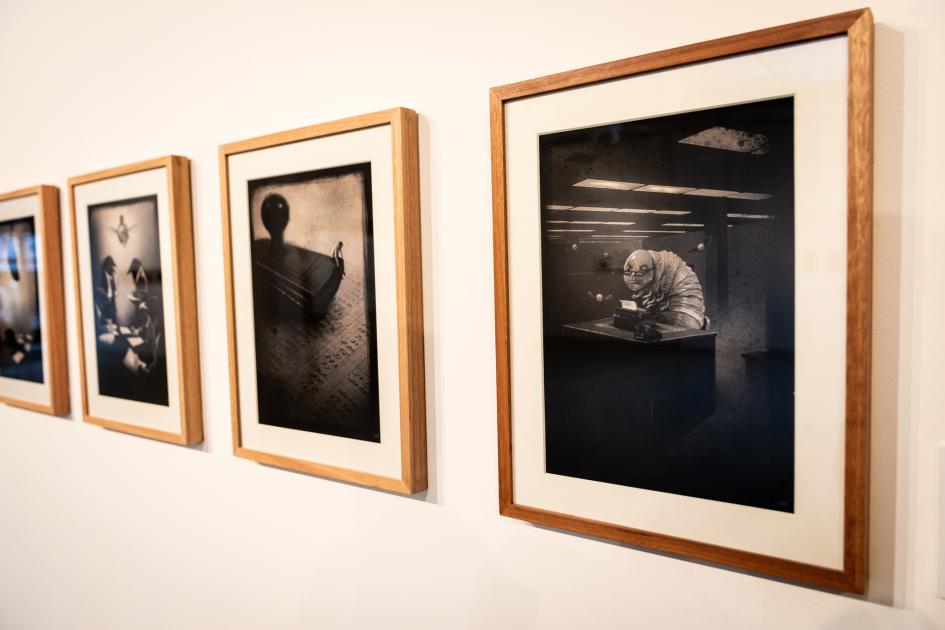 Inaugura la muestra “Poemas de oficina” en el Centro Cultural La Paloma Inaugura la muestra “Poemas de oficina” en el Centro Cultural La Paloma