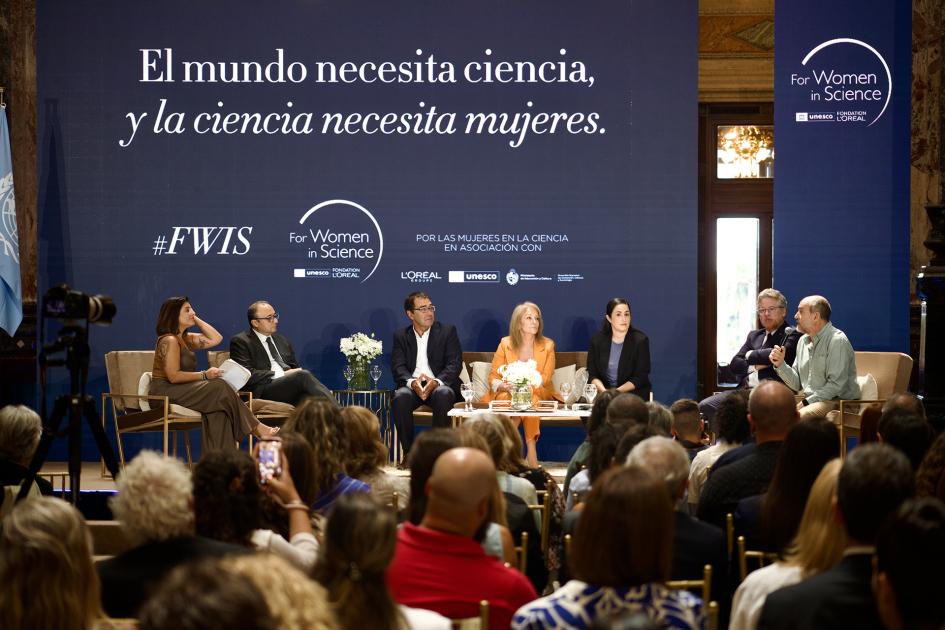 Entrega del Premio L’Oréal–UNESCO «Por las Mujeres en la Ciencia» 2025.