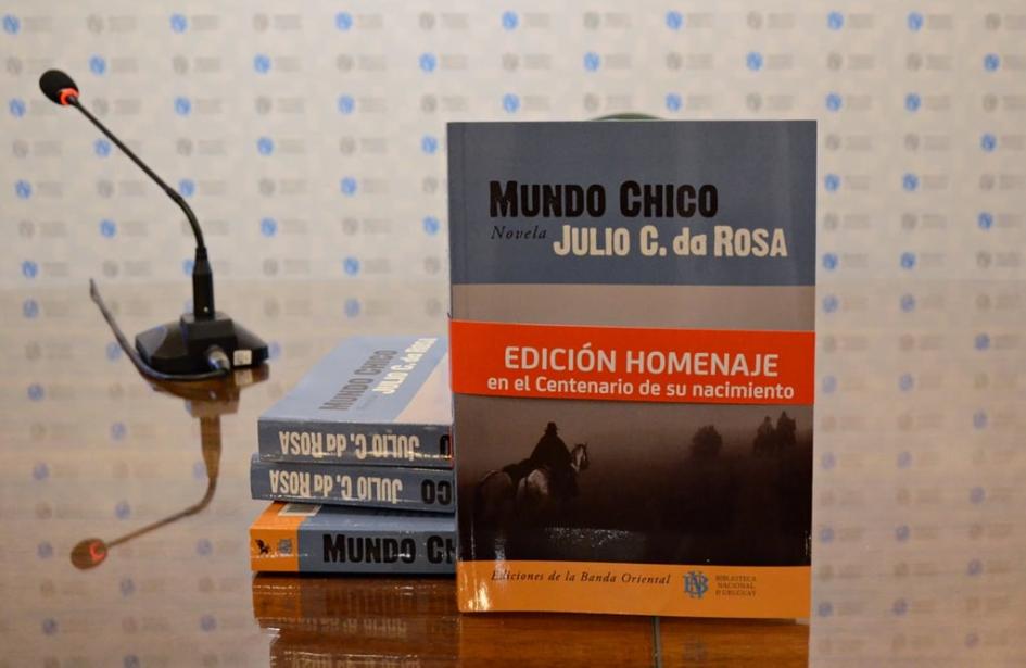 Portada del libro "Mundo chico" Portada del libro "Mundo chico"