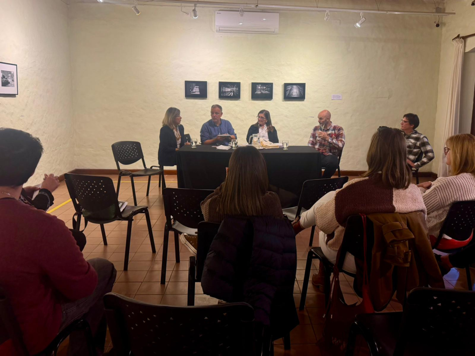 Personas en mesa