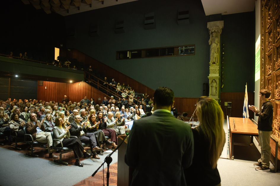 Premios Bartolomé Hidalgo premiaron los mejores autores y libros uruguayos. Premios Bartolomé Hidalgo premiaron los mejores autores y libros uruguayos.